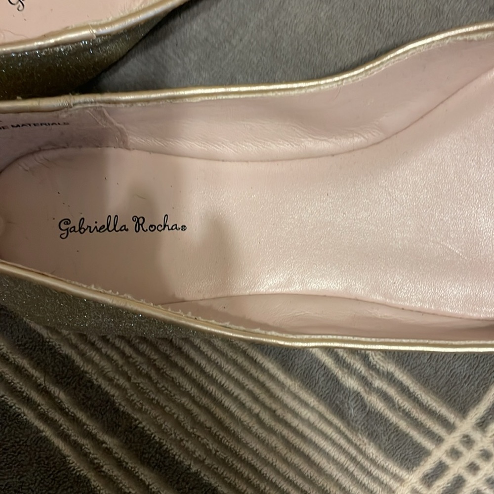 Gabriella Rocha flats - Picture 2 of 3